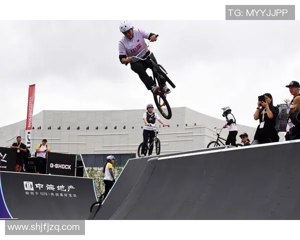 上海极限运动队包夹现象解析与热点趋势探讨